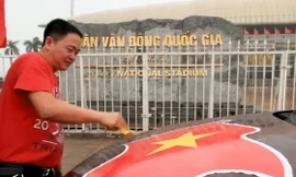 Cổ động viên đội mưa từ sáng sớm đón trận chung kết của U23 Việt Nam