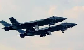 Những pha bay siêu thấp và đẳng cấp của phi công Su-27