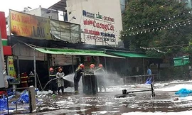 Hiện trường quán bia ở Hà Nội cháy ngùn ngụt, 1 phụ nữ thiệt mạng