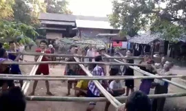 Phì cười với trò nhảy sạp đỉnh cao bằng đầu