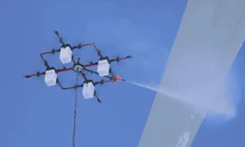 Drone chữa cháy chuyên dụng cho nhà chọc trời, bay cao gần 300 mét