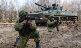 Xem lực lượng lính dù Nga luyện tập