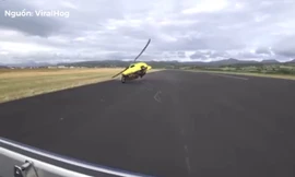 Độc đáo với ô tô bay có gắn cánh quạt của trực thăng