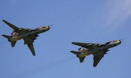 Xem cận cảnh uy lực của Su-22 bay lượn và tấn công mục tiêu