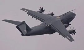 Siêu vận tải cơ A400M của Anh nhào lộn như tiêm kích