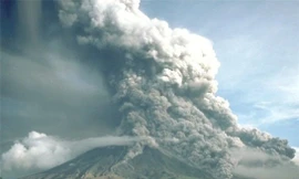 Núi lửa phun trào dữ dội, chôn vùi nhiều người ở Guatemala