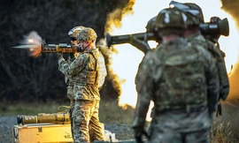 Lính Mỹ huấn luyện sử dụng đa dạng nhiều loại súng