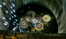 Mỏ muối sâu 120 m trở thành công viên ngầm