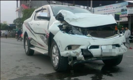 Tông chết 2 nữ sinh, xe bán tải bỏ chạy gây tai nạn liên hoàn