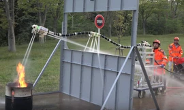 Cứu hỏa theo cách thần kỳ nhờ máy chữa cháy biết bay