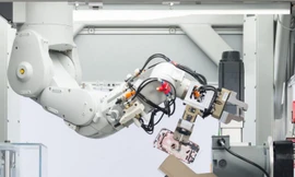 Daisy - robot tháo iPhone cũ của Apple