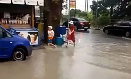 Bé 7 tuổi thụt hố ga bị cuốn thẳng ra biển Đen