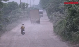 Giữa thủ đô, dân phải 'ăn' hàng cân bụi mỗi ngày