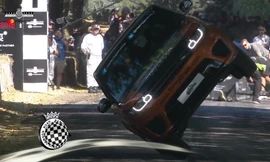 Range Rover Sport SVR thiết lập kỷ lục chạy bằng 2 bánh tại Goodwood