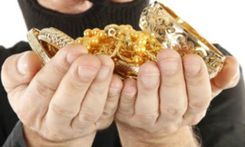 Những vụ trộm trang sức táo bạo rúng động thế giới