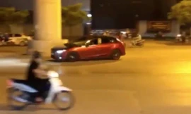 Ô tô lạng lách, đánh võng tốc độ cao trên đường phố Hà Nội