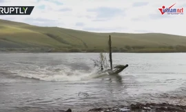 Xem xe tăng T-72 của Nga lặn nước vượt sông ngoạn mục