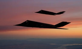 Chiến cơ ‘nghỉ hưu’ của Mỹ hoạt động bí mật tại căn cứ quân sự Vùng 51