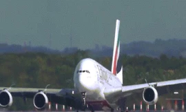 Nigeria: Máy bay đang hạ cánh thì cửa thoát hiểm biến mất