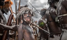 Khám phá cuộc sống của bộ lạc nguyên thủy còn sót lại trên thế giới