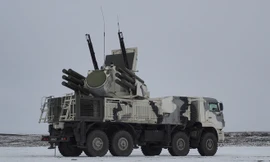 Tổ hợp pháo - tên lửa phòng không Pantsir-S1 tập bắn đạn thật 