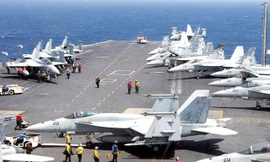 5000 thủy thủ Mỹ sống thế nào trên tàu sân bay USS Carl Vinson?