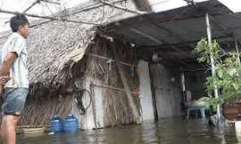 Người dân vùng ven Sài Gòn điêu đứng vì ngập hơn 2 tháng