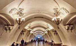 Một ngày khám phá ga tàu điện ngầm như cung điện ở Moskva