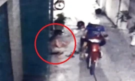 Mải lướt web, cô gái bị cướp điện thoại ngay trước cửa nhà