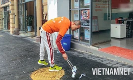 Triệu phú Trung Quốc miệt mài nhặt rác suốt ba năm