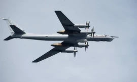 Máy bay ném bom chiến lược Tu-95 của Nga