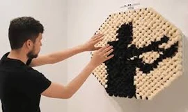 Nghệ sĩ Mỹ biến nhiều loại vật liệu thành gương