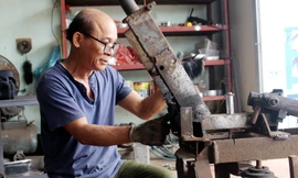 Nông dân chế tạo máy vò chè thu tiền tỷ mỗi năm