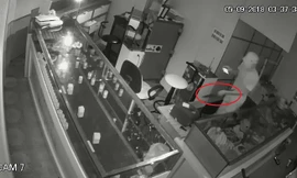 Bị trộm tiền tỷ, chủ tiệm treo thưởng 50 triệu đồng cho người báo tin