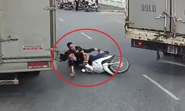 Thanh niên đi xe máy đánh võng như tráng trứng và cái kết 'sấp mặt'
