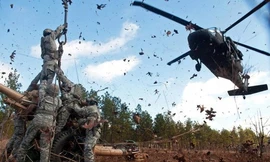 Uy lực trực thăng Mỹ thực thi nhiệm vụ khắp thế giới