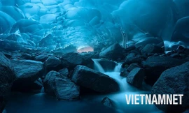 Vẻ đẹp 'vạn người mê' của động băng kỳ ảo nhất thế giới