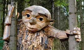 Những người gỗ khổng lồ bí ẩn trong rừng sâu