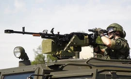 Binh sĩ Nga sử dụng súng máy hạng nặng Kord 12,7mm