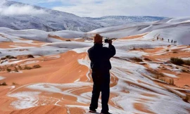 Nguyên nhân tuyết rơi trắng xóa trên sa mạc Sahara