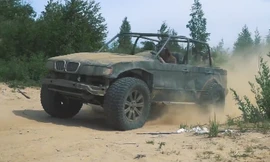 BMW X5 cũ nát được 'hô biến' thành xe off road chuyên nghiệp