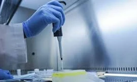 Bác sỹ tự ý cấy tinh trùng của mình cho bệnh nhân hiếm muộn