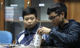 Sinh viên Hà Nội chế tạo vệ tinh giá 2 triệu đồng