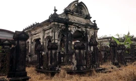 Khu mộ cổ 1.000 m2 của gia tộc miền Tây