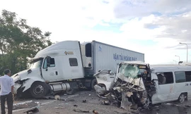 Quảng Nam: Xe đi rước dâu bị nạn, 13 người chết