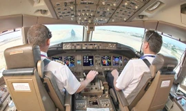 Làm thế nào khi phi công đột tử lúc đang bay?