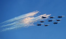 Dàn máy bay chiến đấu Nga diễn tập trước lễ duyệt binh