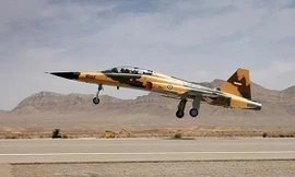 Iran trình làng chiến cơ tự chế, 'thách thức' Mỹ