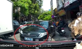 Ô tô biển xanh lấn làn, tài xế xe biển trắng phản ứng bất ngờ