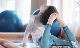 Từ trẻ tự kỷ thành thầy dạy yoga 7 tuổi kiếm hàng trăm triệu mỗi tháng